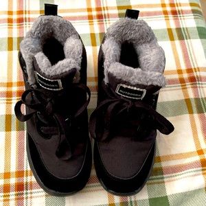 Outdoors- winter snow women’s boots , black color, size 38 UK~6.5 US